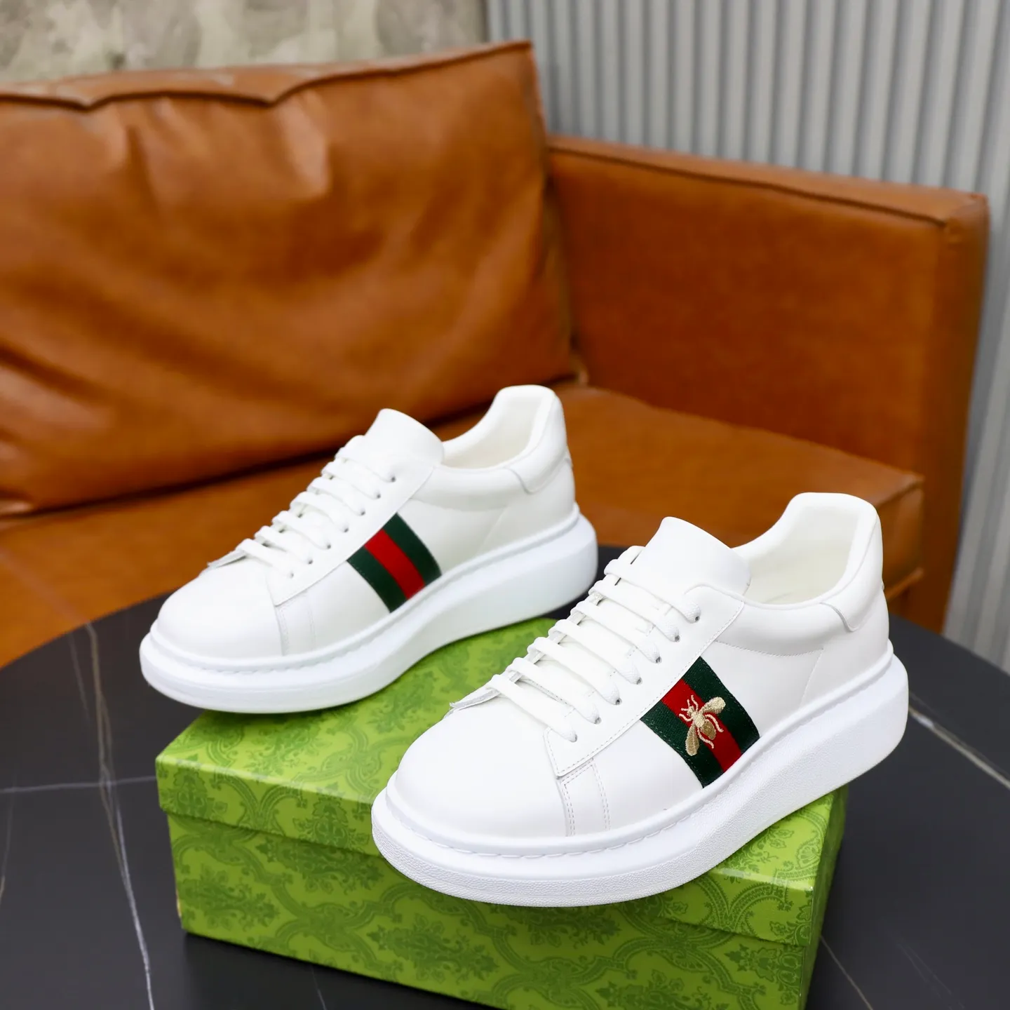 Ex-factory price: 540💰💰🙅‍♂️🙅‍♂️🙅‍♂️ Brand: GUCCI Standard code: 38-44 (45 customized) Grade: Same as the official website Material: Cowhide stitching Comfortable and breathable sheepskin lining Lightweight and wear-resistant sports outsole Style category: Men's fashionable casual shoes Running sports shoes Distinguished luxury brand elements Top luxury color: actual picture color